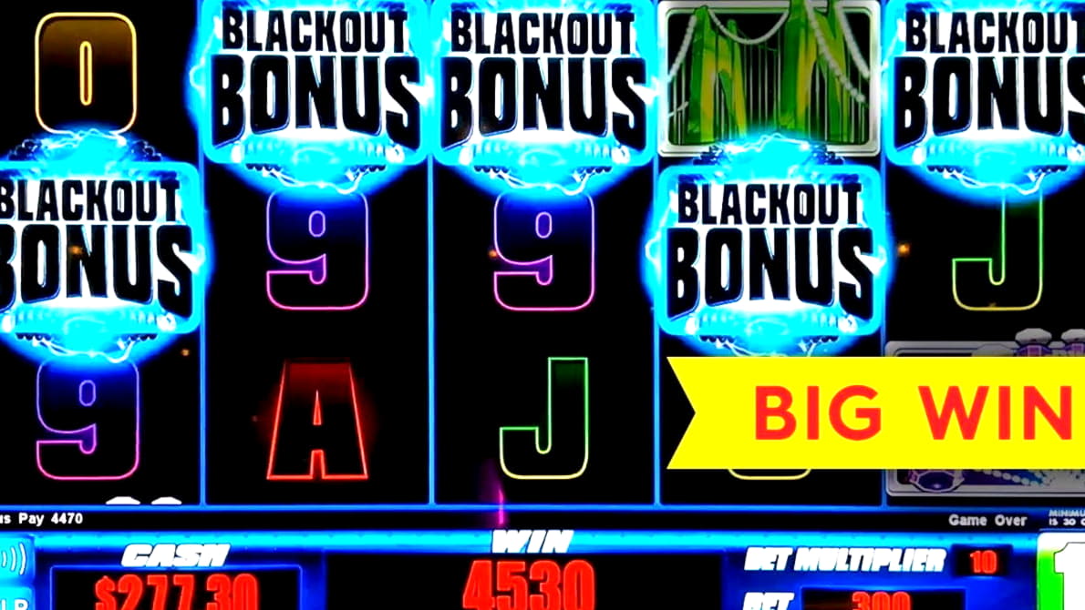 €925 Daily freeroll slot tournament at Royal Ace Casino