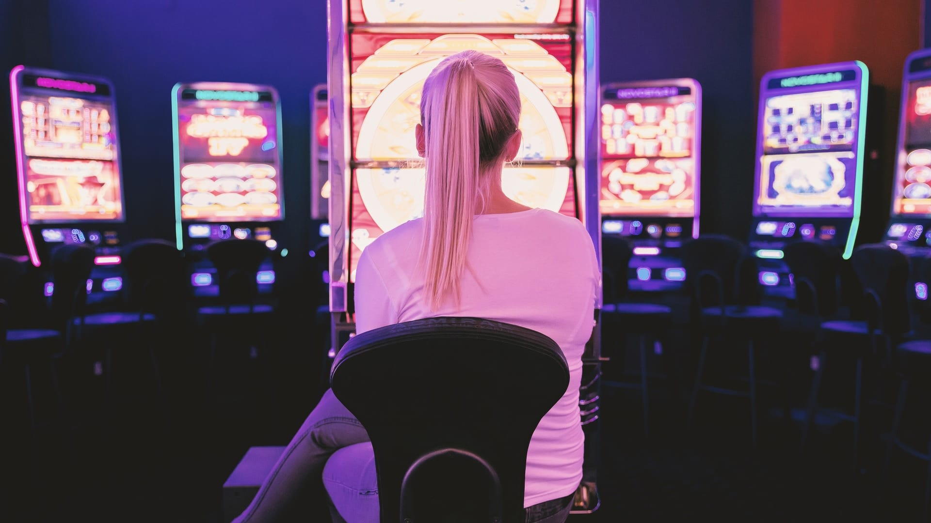 215 Free Spins at Desert Nights Casino