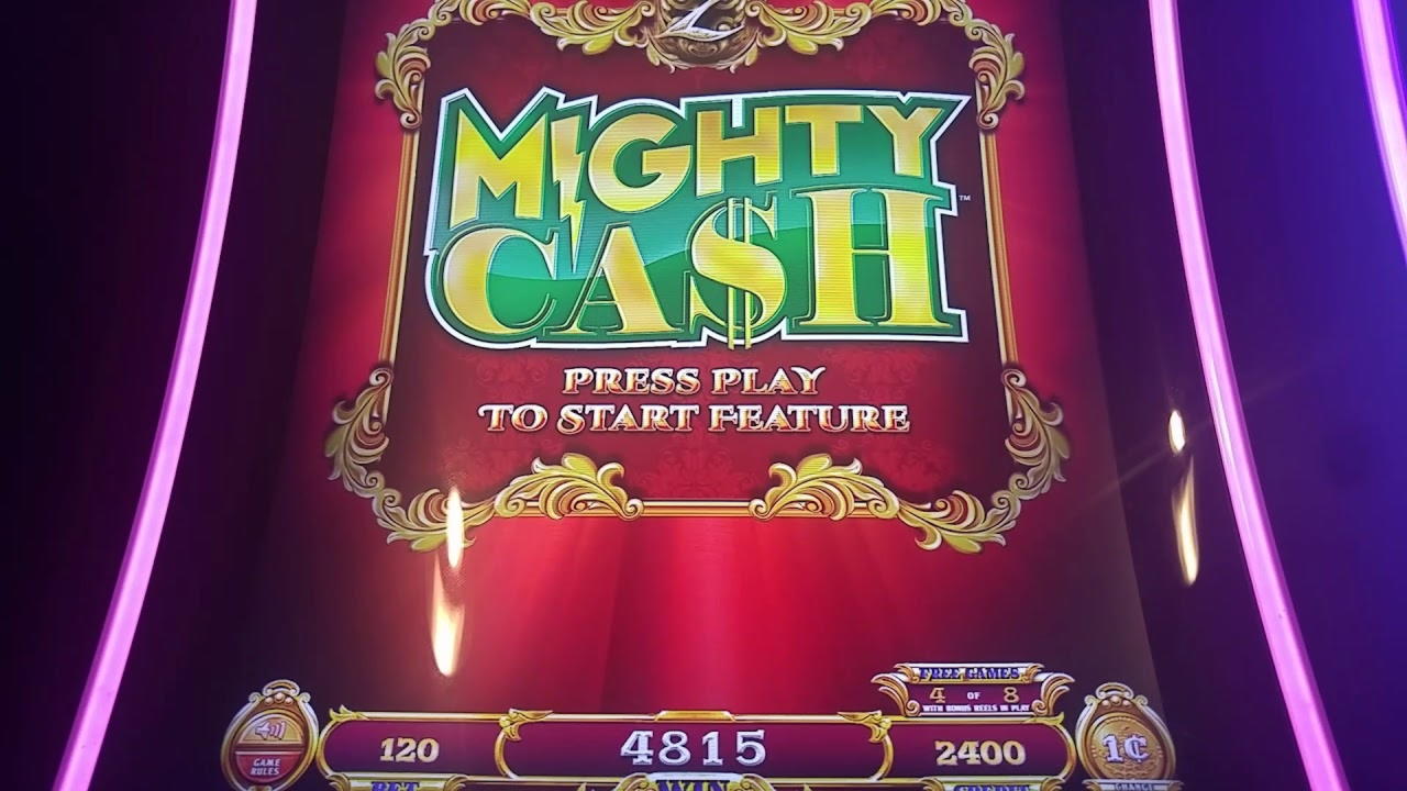 €325 Daily freeroll slot tournament at Roaring 21 Casino
