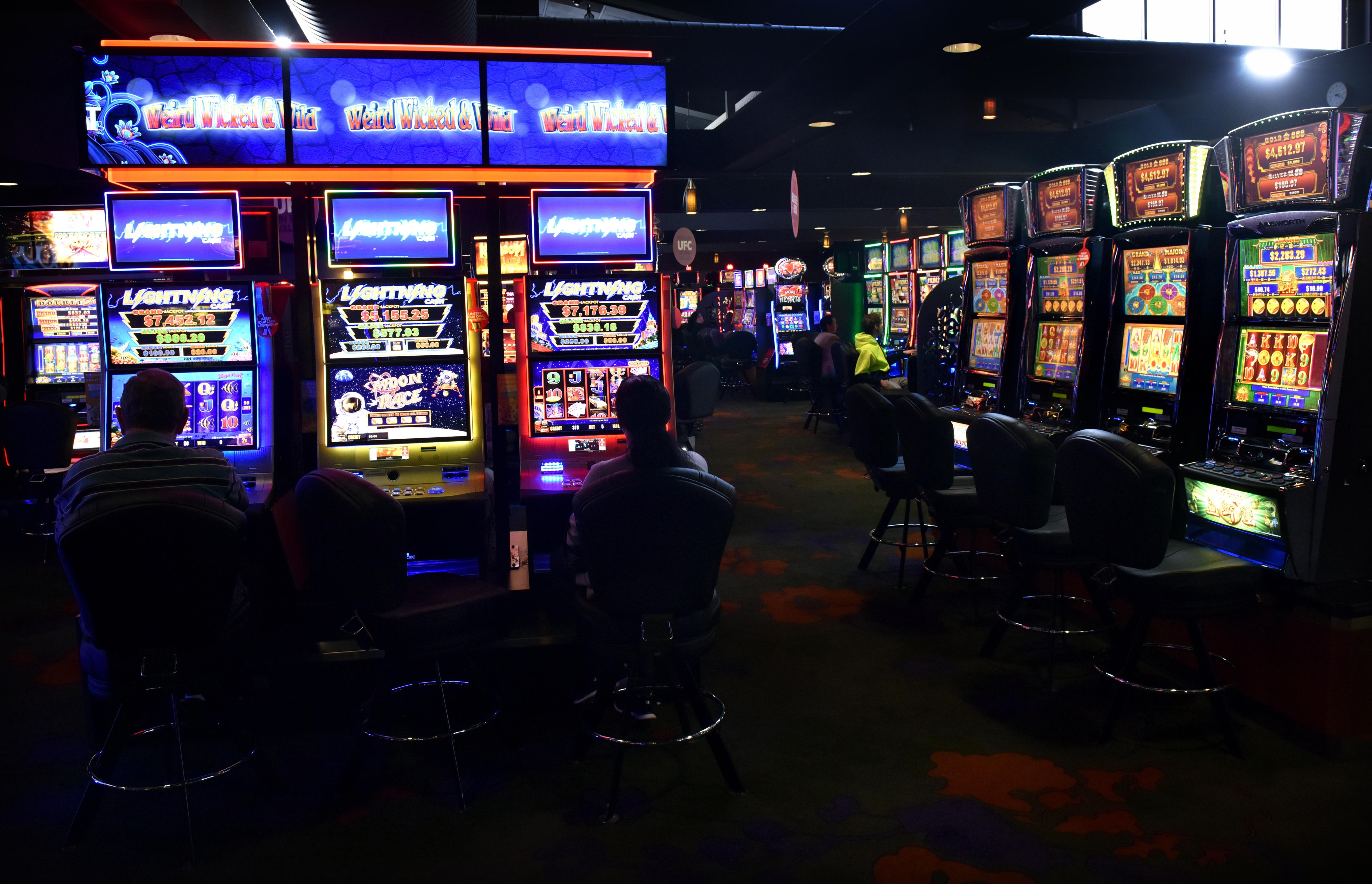 15 Free spins at Vegas Crest Casino