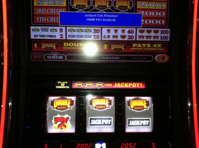 €225 Daily freeroll slot tournament at Miami Club Casino