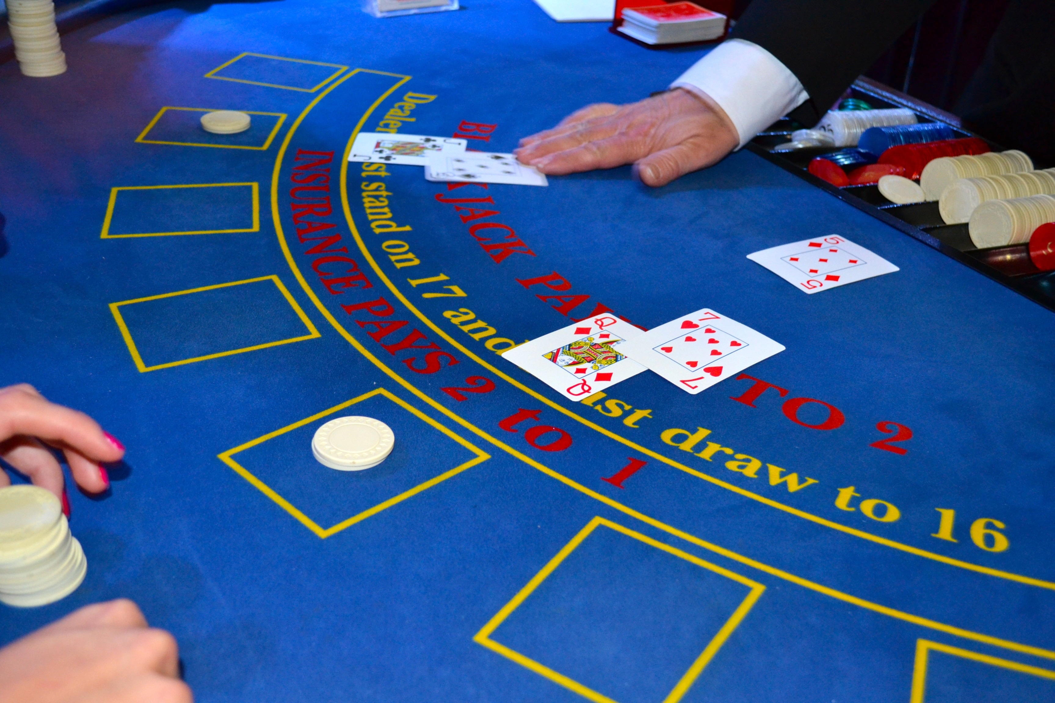 ﻿$625 Casino chip at Cafe Casino