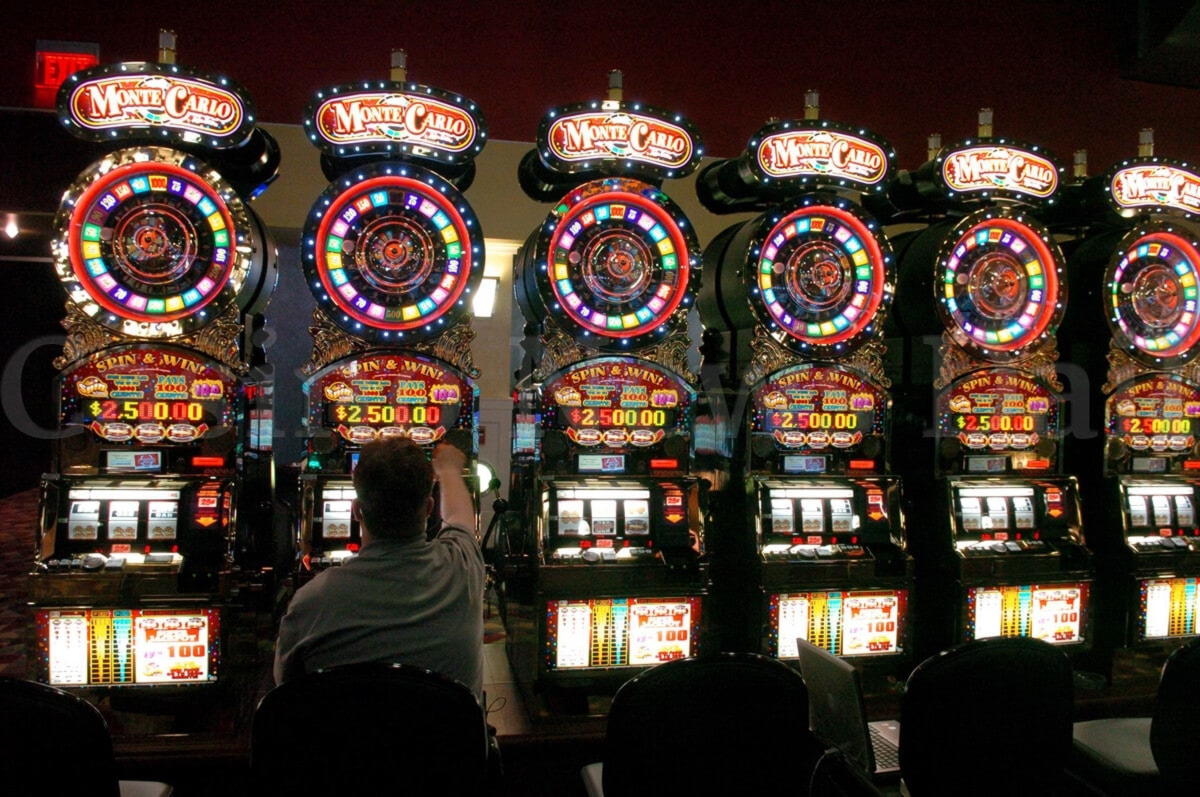 EURO 675 Free Cash at Vegas Crest Casino
