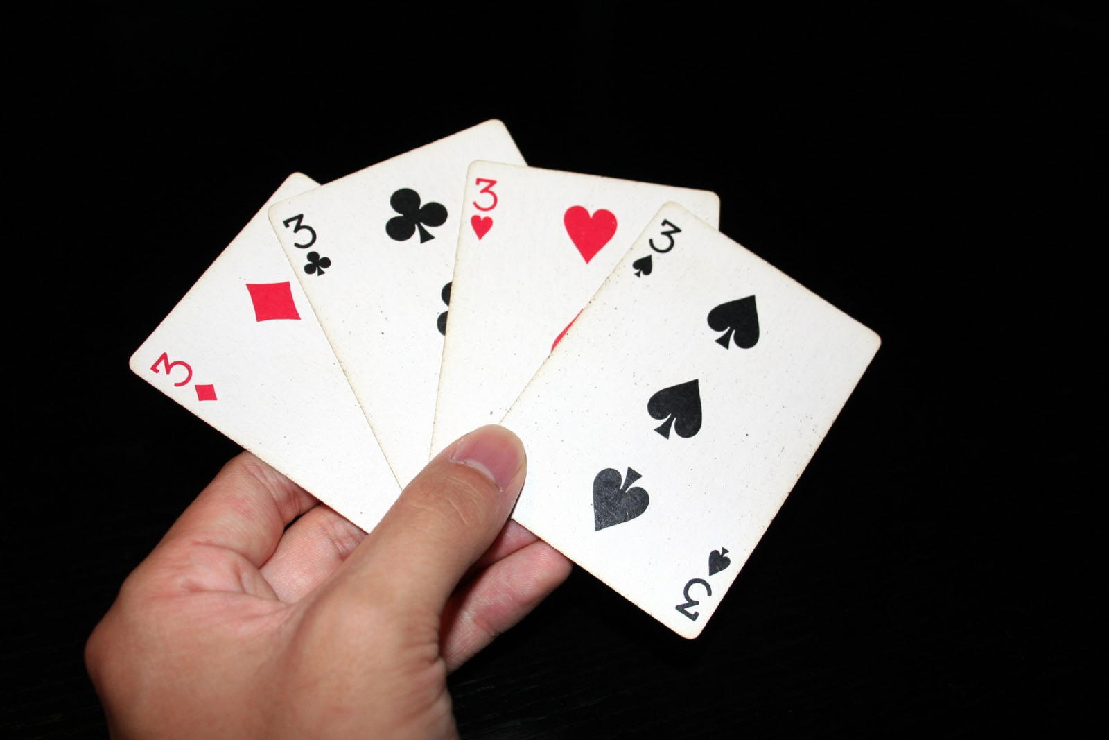 £320 Daily freeroll slot tournament at CoolCat Casino