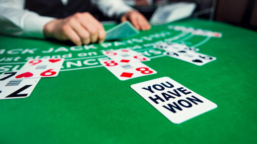How to Win at Blackjack: Tips and Strategies